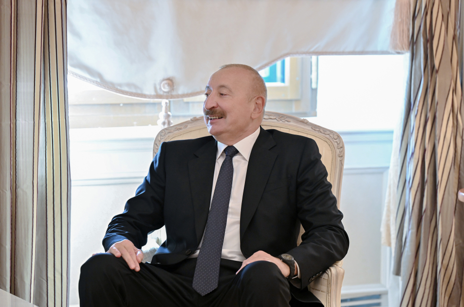 İlham Əliyevə “Zayed İnsan Qardaşlığı Mükafatı”nın sertifikatı təqdim edildi - FOTOLAR