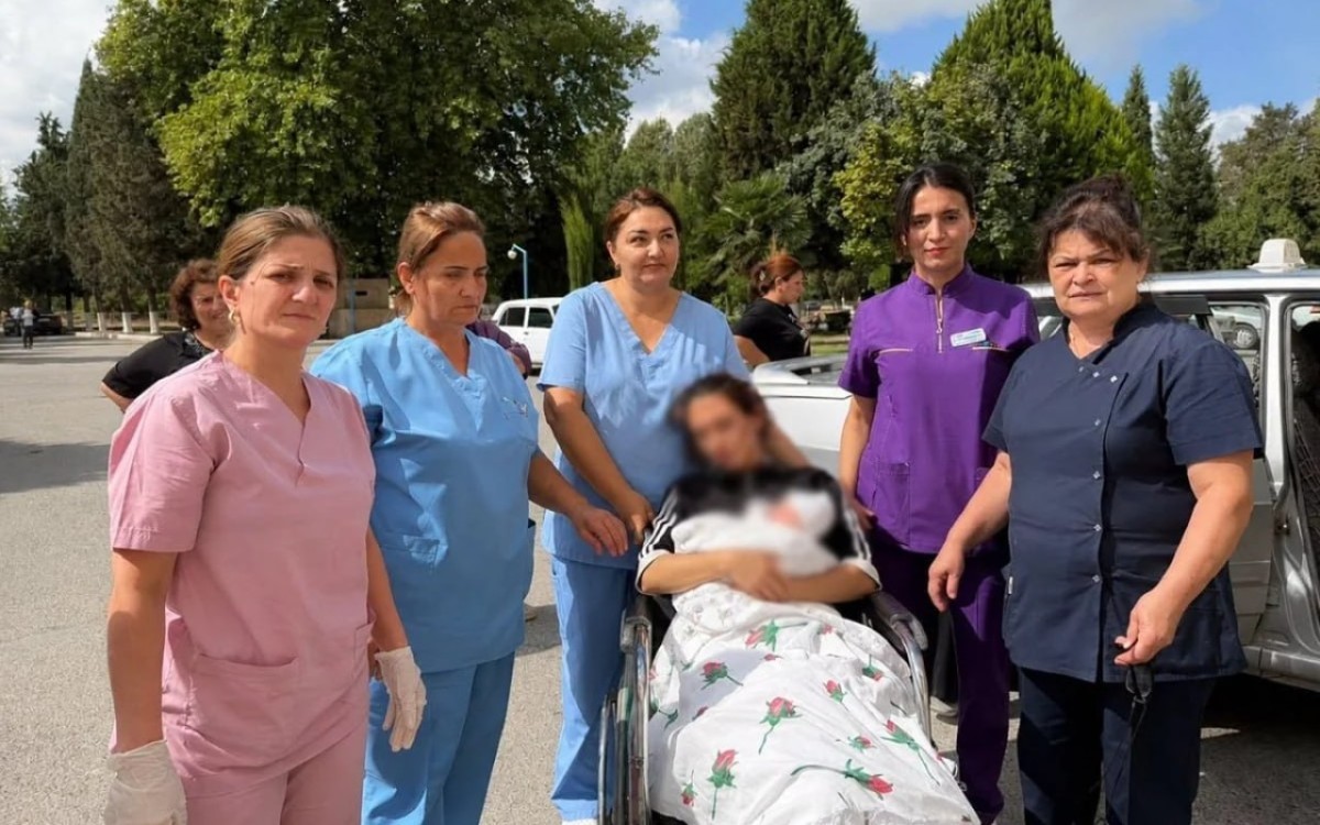 Bərdədə xəstəxananın həyətində doğuş oldu