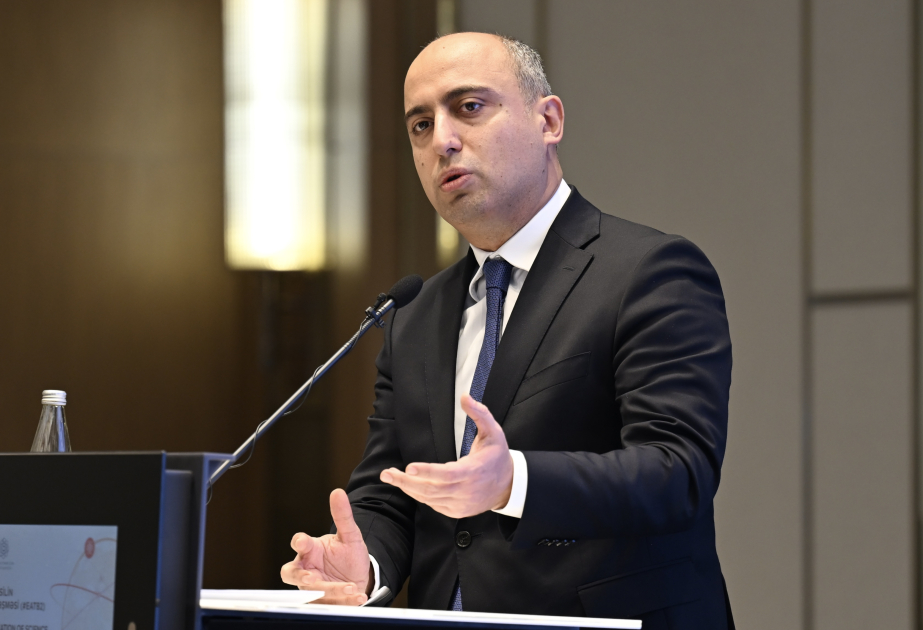 Emin Əmrullayev: Bu il 125 mindən çox azərbaycanlı birinci sinfə qədəm qoyur