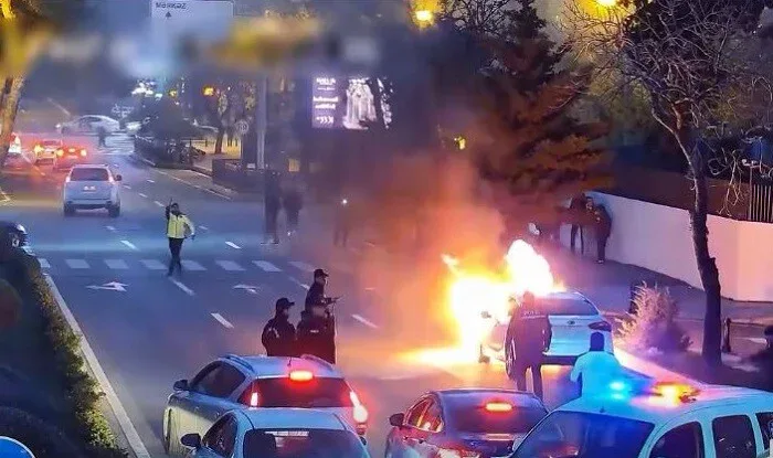 Bakıda qəza törədən maşın yandı