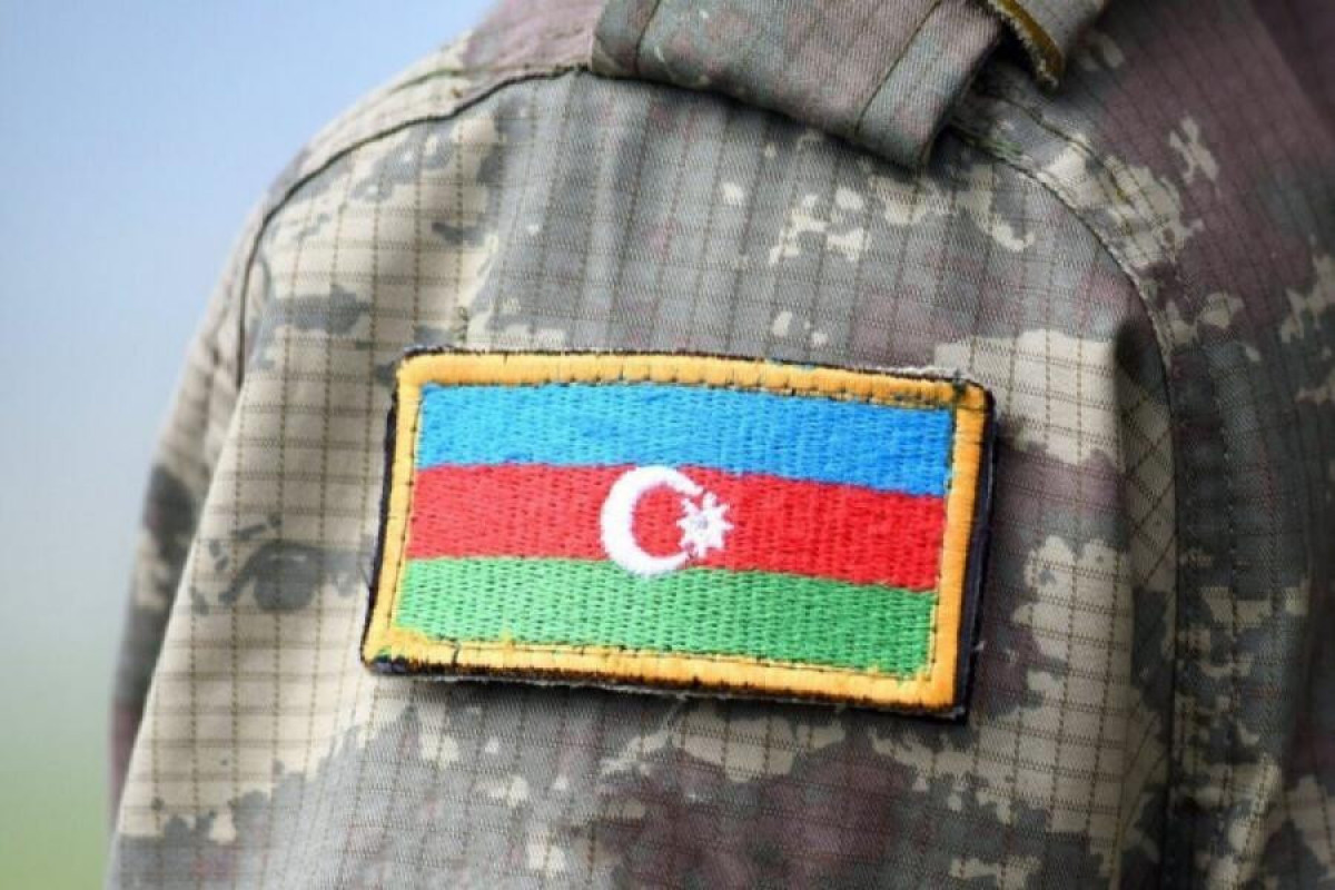 Bu zabitlərin hərbi rütbədə olma müddəti 1 il azaldılacaq