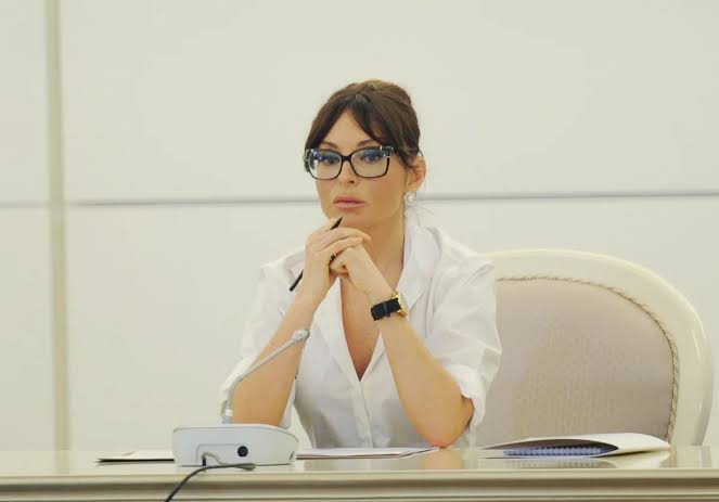 Mehriban Əliyeva Dövlət Suverenliyi Günü münasibətilə Azərbaycan xalqını təbrik edib