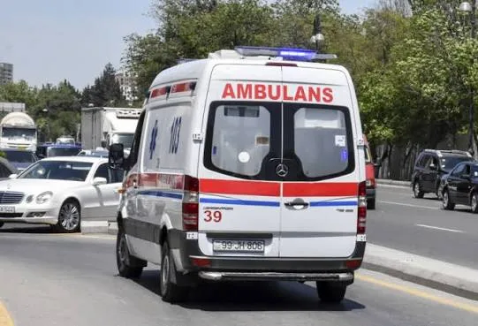 Bakıda 17 yaşlı oğlan anasını bıçaqladı