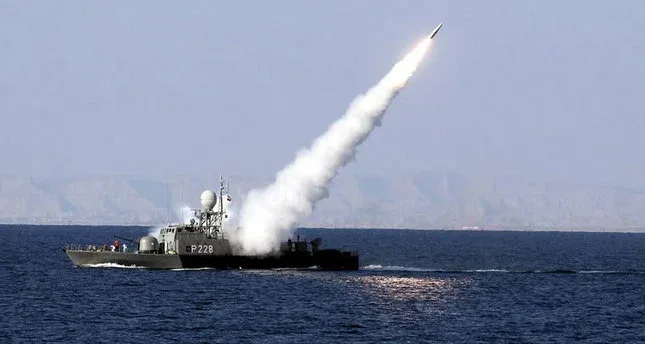 Hörmüz boğazında tanker vuruldu