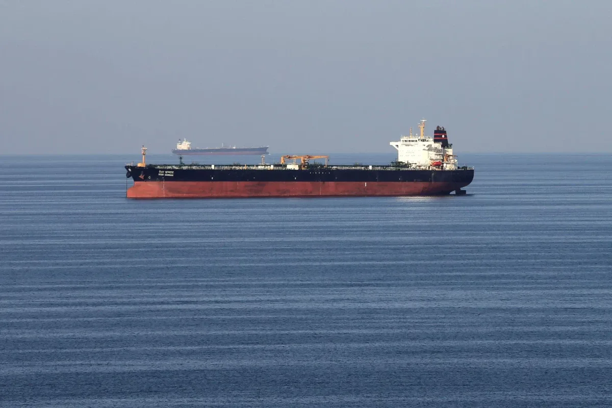 Hörmüz boğazından keçən tankerə zərbə endirilib