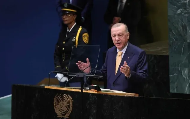 Ərdoğan şeir söylədi, Binali Yıldırım göz yaşlarına boğuldu - VİDEO