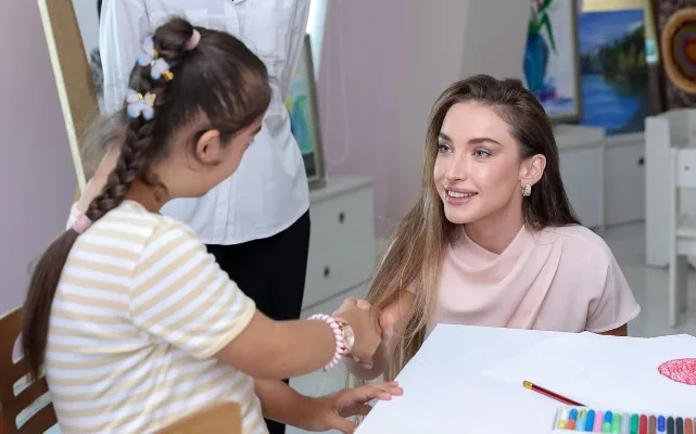 Alyona Əliyeva xüsusi qayğıya ehtiyacı olan uşaqları ziyarət etdi - FOTOLAR