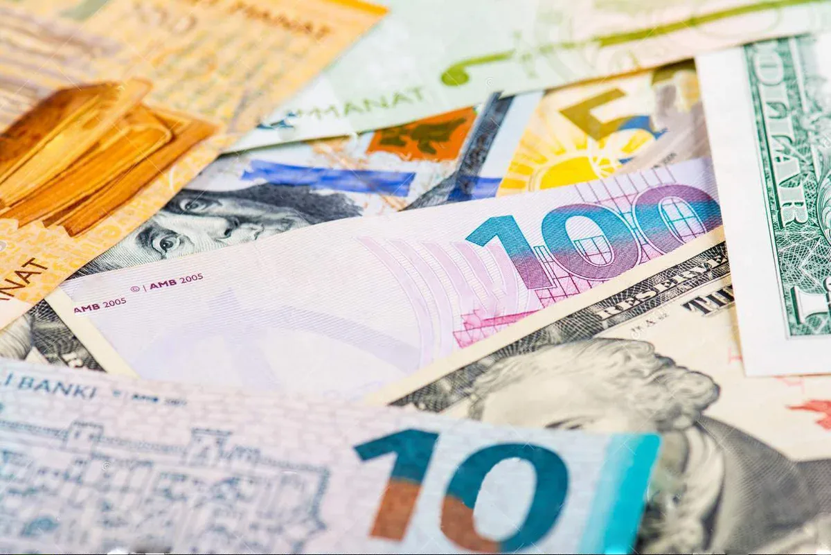 Dollar almaq istəyənlərin NƏZƏRİNƏ!