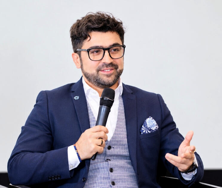 Şəhid oğlu “Eynşteyn vizası” aldı