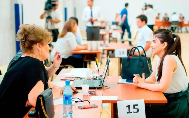 İş yerini qarşılıqlı dəyişmək istəyən müəllimlərin NƏZƏRİNƏ