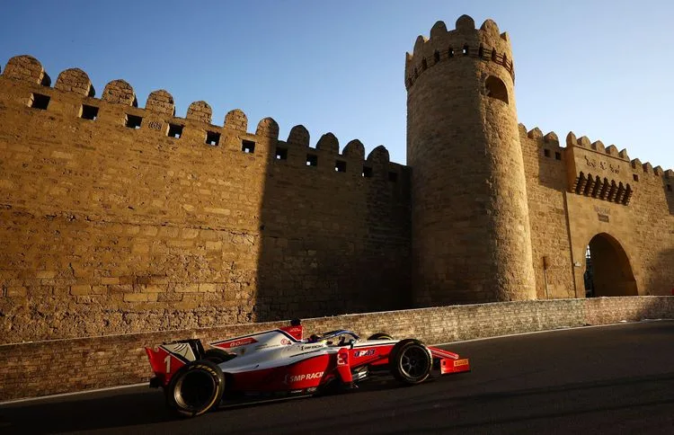 "Formula 2": Azərbaycan Qran-prisində sərbəst yürüş başladı