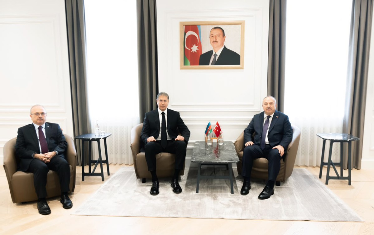 DİN rəhbəri EGM ilə görüşdü