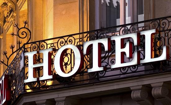 Otel işçiləri 1 milyon dollar mənimsədi