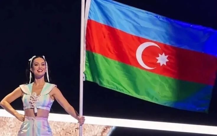 Keti Perri Bakıda bayrağımızı dalğalandırdı - FOTO/VİDEO