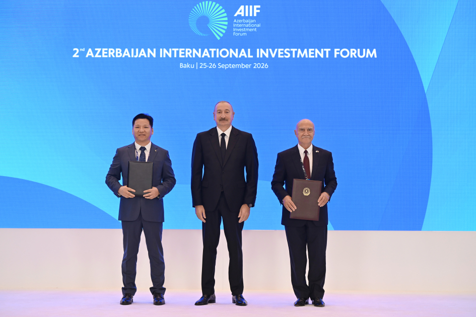 II Azərbaycan Beynəlxalq İnvestisiya Forumunda imzalanmış sənədlər mübadilə edilib - YENİLƏNİB