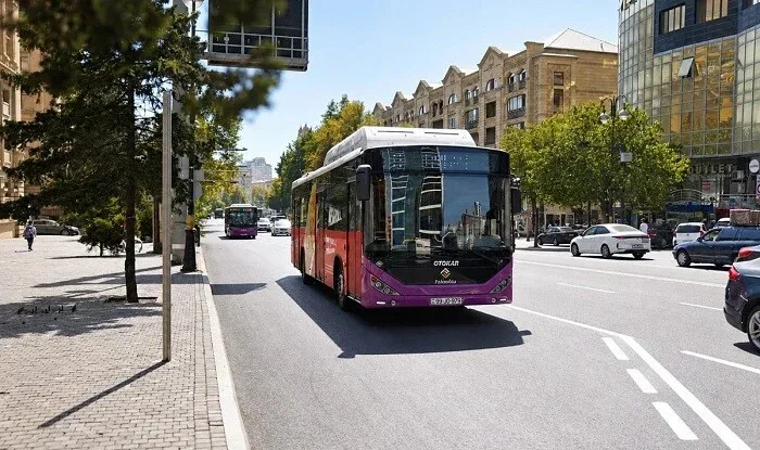 Bakının bu küçələrində hərəkət bərpa olundu