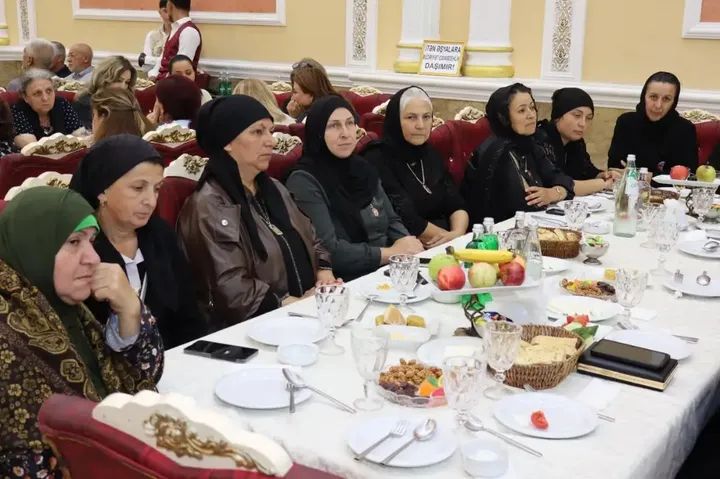 Deputat Ağalar Vəliyev şəhid ailələri ilə görüşdü, ehsan mərasimi təşkil olundu