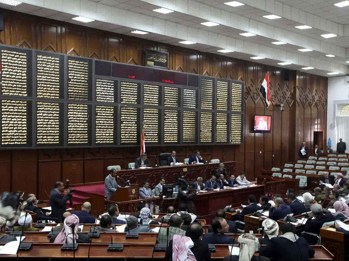 Yəmən parlamenti husilərə qarşı ümumi səfərbərliklə bağlı müraciəti təsdiqləyib