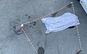 Bakıda dəhşət: Ana oğlunu öldürüb, özünü binadan atdı