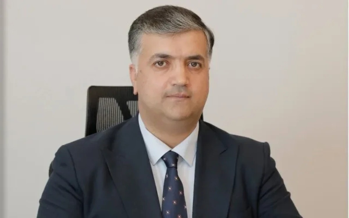 Hasil Abbasov şöbə müdirini işdən çıxardı