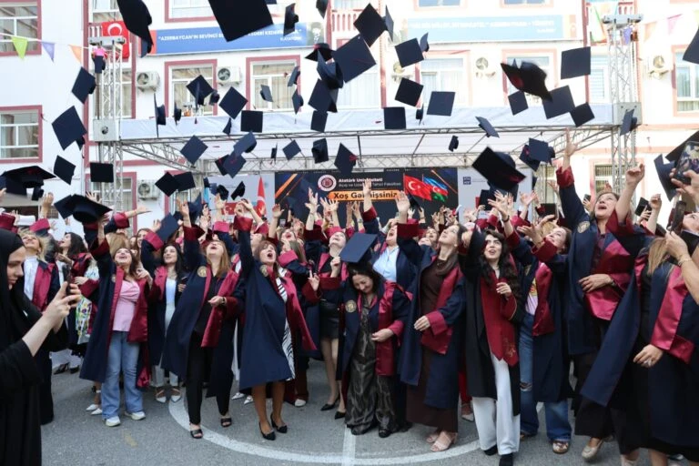 Atatürk Universiteti Bakıda məzun sevinci yaşadı - FOTOLAR