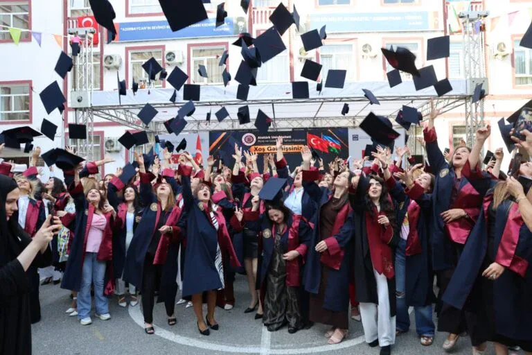 Atatürk Universiteti Bakıda məzun sevinci yaşadı - FOTOLAR
