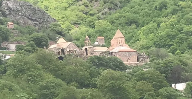 Onlar Xudavəng monastırını ziyarət etdi