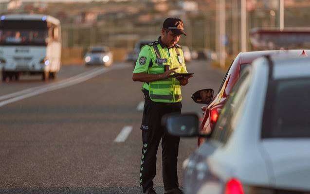 Yol polisi onlara ÇAĞIRIŞ ETDİ