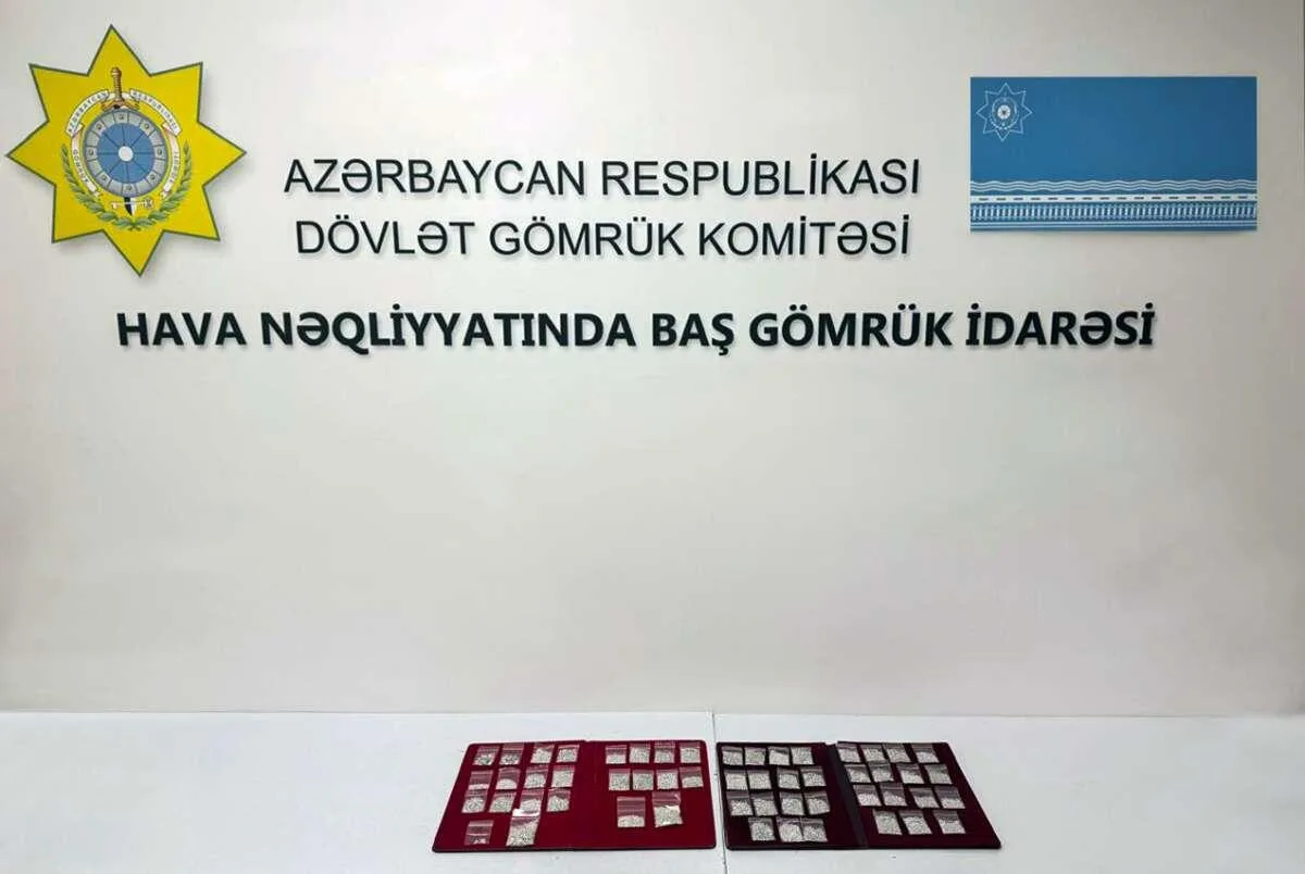 Bakıda sərnişinin üzərindən 4 milyon manatlıq brilyant çıxdı