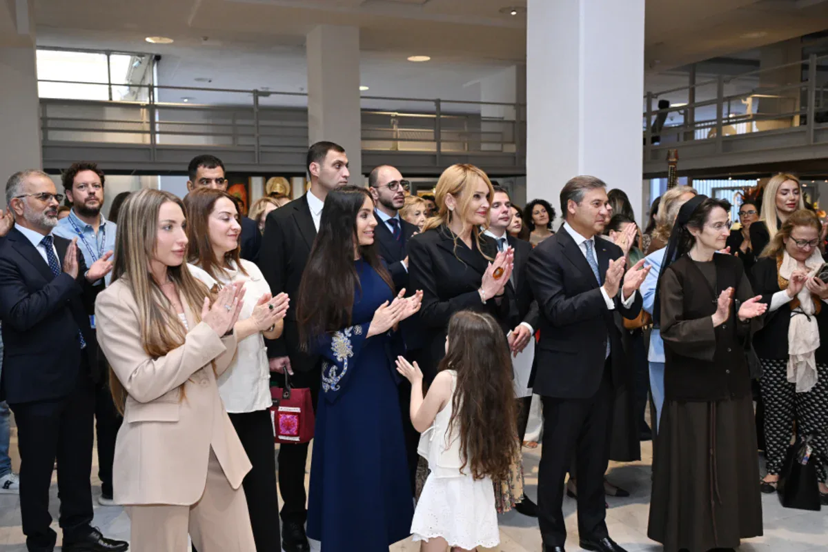 Leyla Əliyeva sərgi açılışında - FOTOLAR