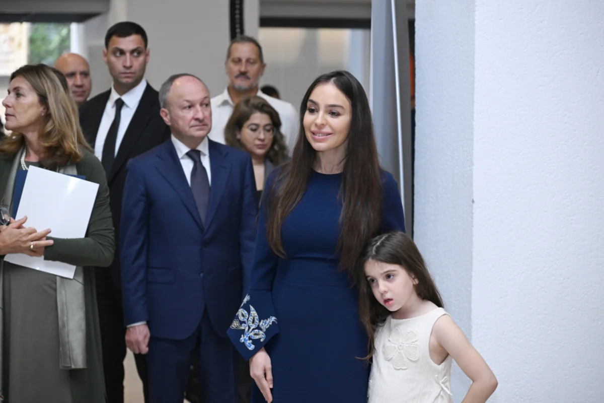 Leyla Əliyeva sərgi açılışında - FOTOLAR