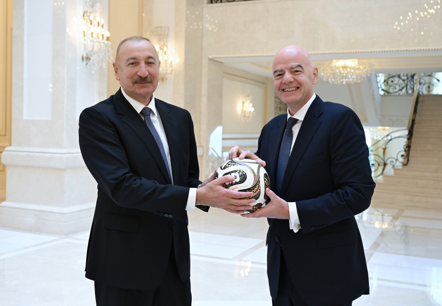 İlham Əliyev FIFA-nın prezidentini qəbul edib - FOTOLAR