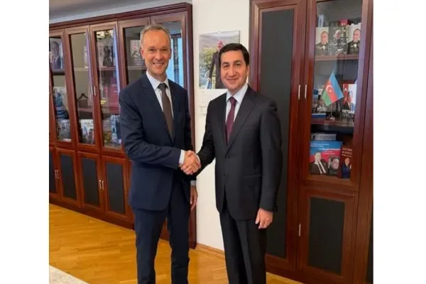 Hikmət Hacıyev Litva səfiri ilə ikitərəfli münasibətləri müzakirə etdi