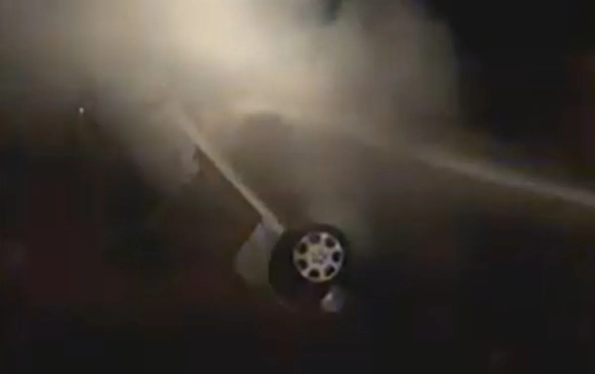Bakıda “Mercedes” yandı - Video
