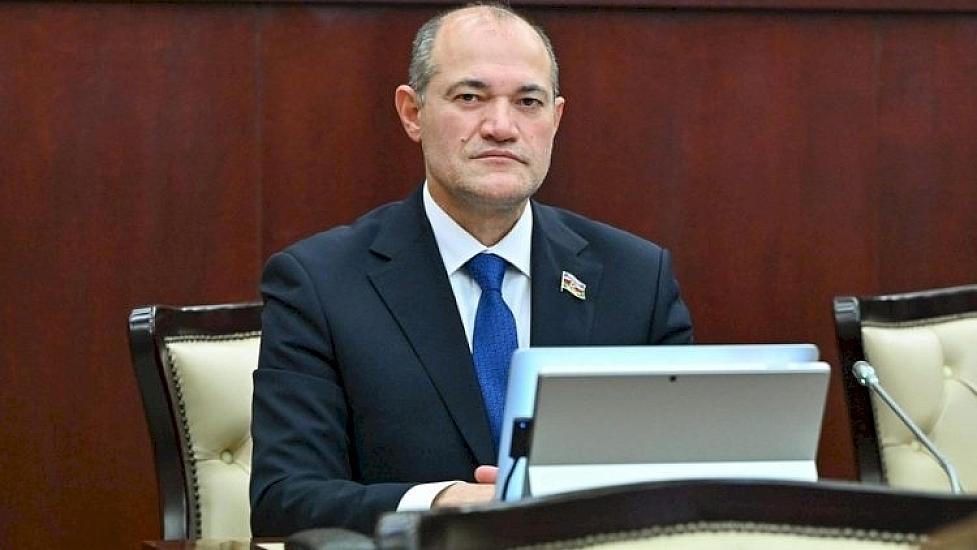 “Qadın ana olduğu üçün işdən kənarda qalmamalıdır” – Razi Nurullayev