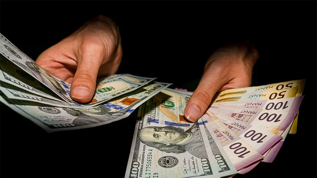 Dollar almaq istəyənlərin NƏZƏRİNƏ!