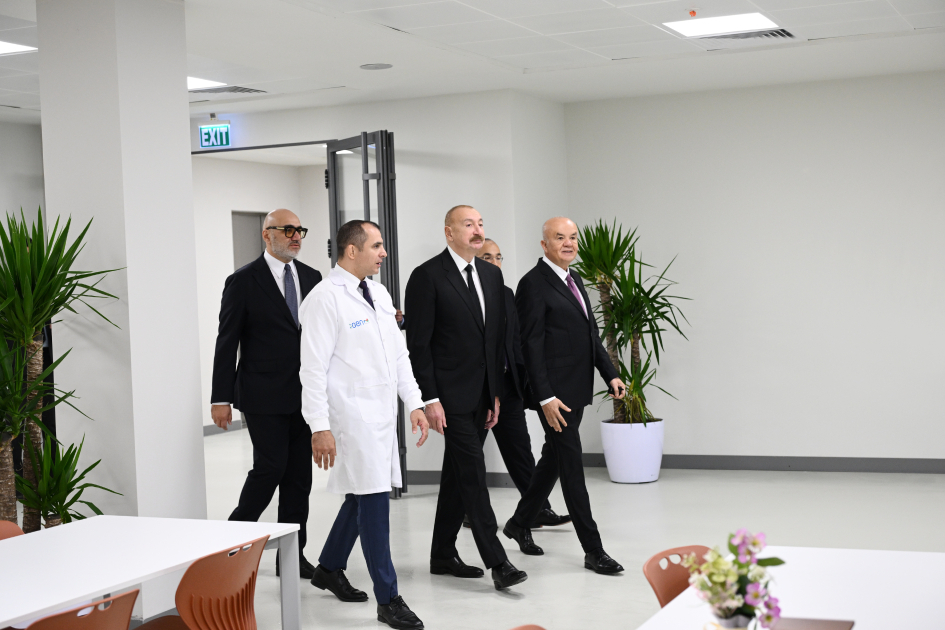 Prezident dərman istehsalı müəssisəsinin açılışında - FOTOLAR