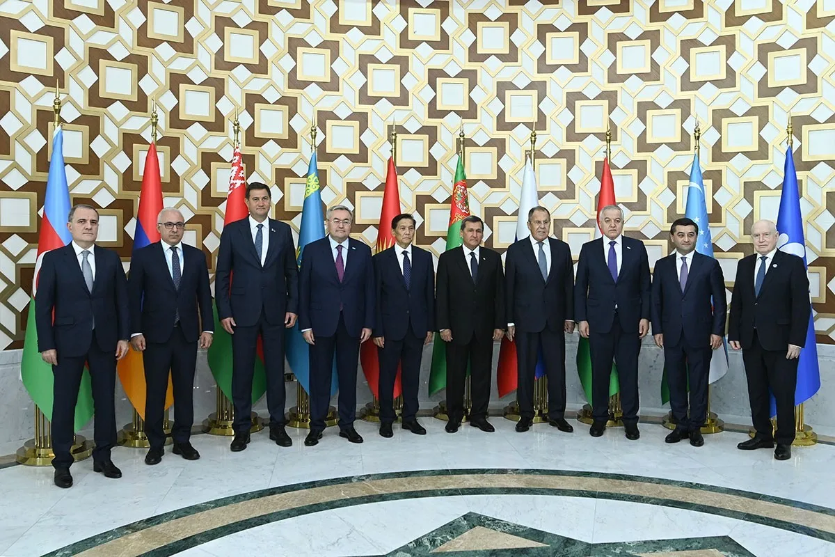 Ceyhun Bayramov iclasda çıxış edib - FOTO