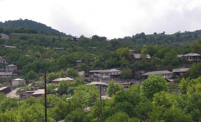 Azərbaycanda işləyəndən sonra Qafana axın edirlər...
