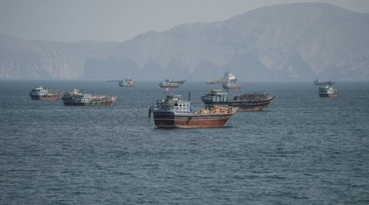 İran Hörmüz boğazından kənarda tankerlərə hücumları genişləndirib