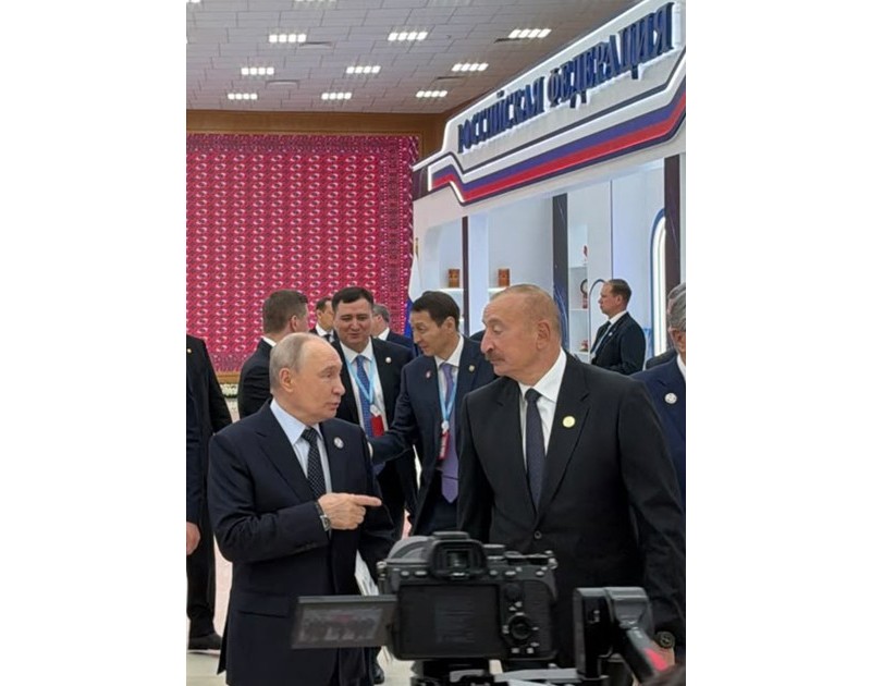 Prezident milli stendlərlə tanış olub