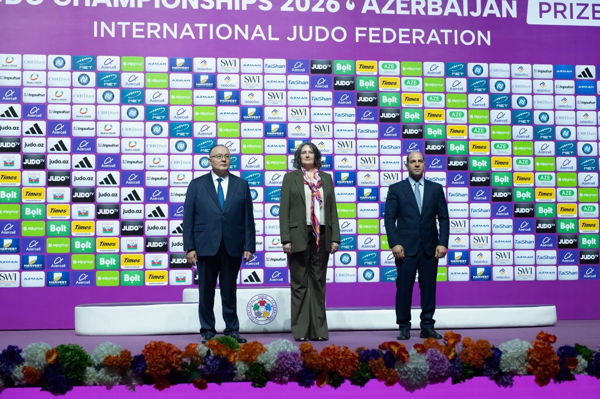 Cüdo üzrə dünya çempionatının bayrağı Qazaxıstana təhvil verilib