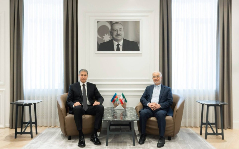Vilayət Eyvazov iranlı həmkarı ilə görüşüb