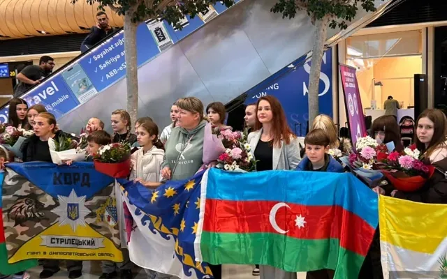 Ukraynadan daha 30 uşaq reabilitasiya üçün Azərbaycana gətirilib