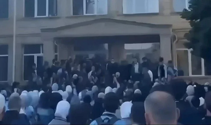 Nardaranda məktəbdə təxribat: İran təbliğatı...
