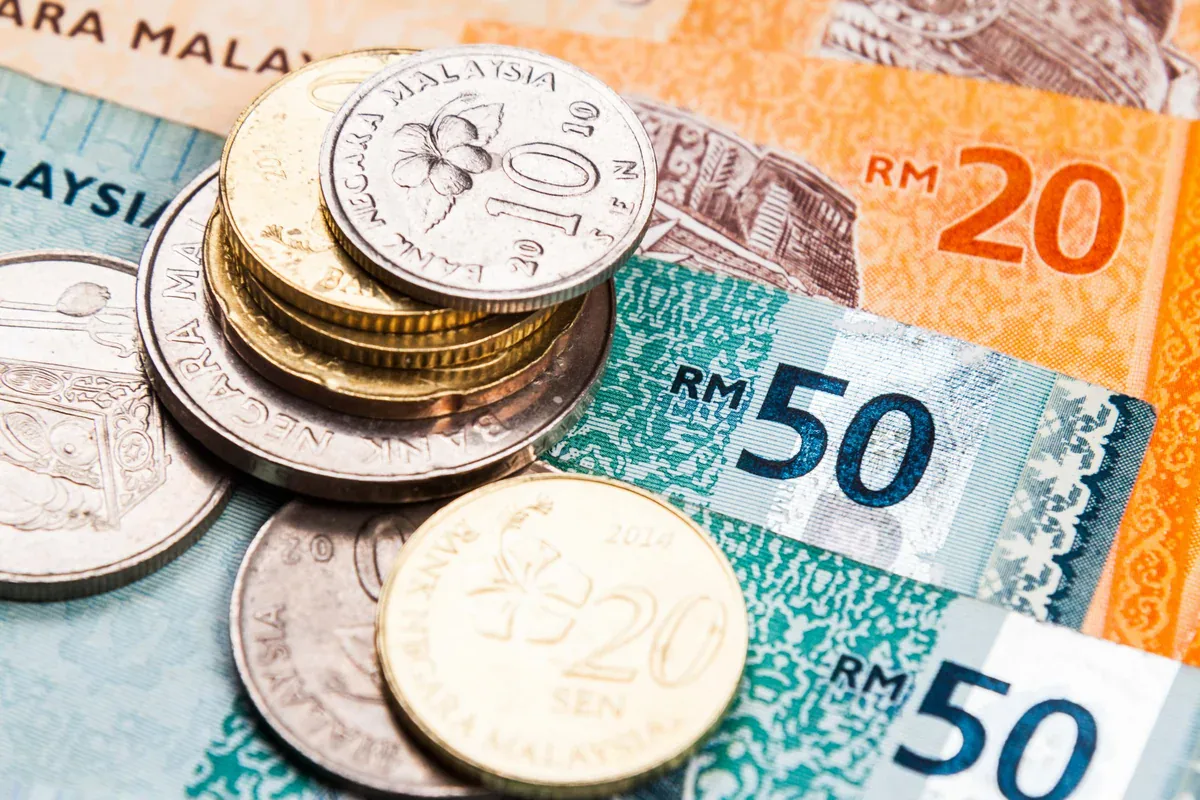 Dollar almaq istəyənlərin NƏZƏRİNƏ!
