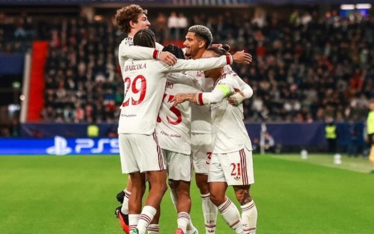 "Liverpul" 9 qolluq matçda qalib gəldi