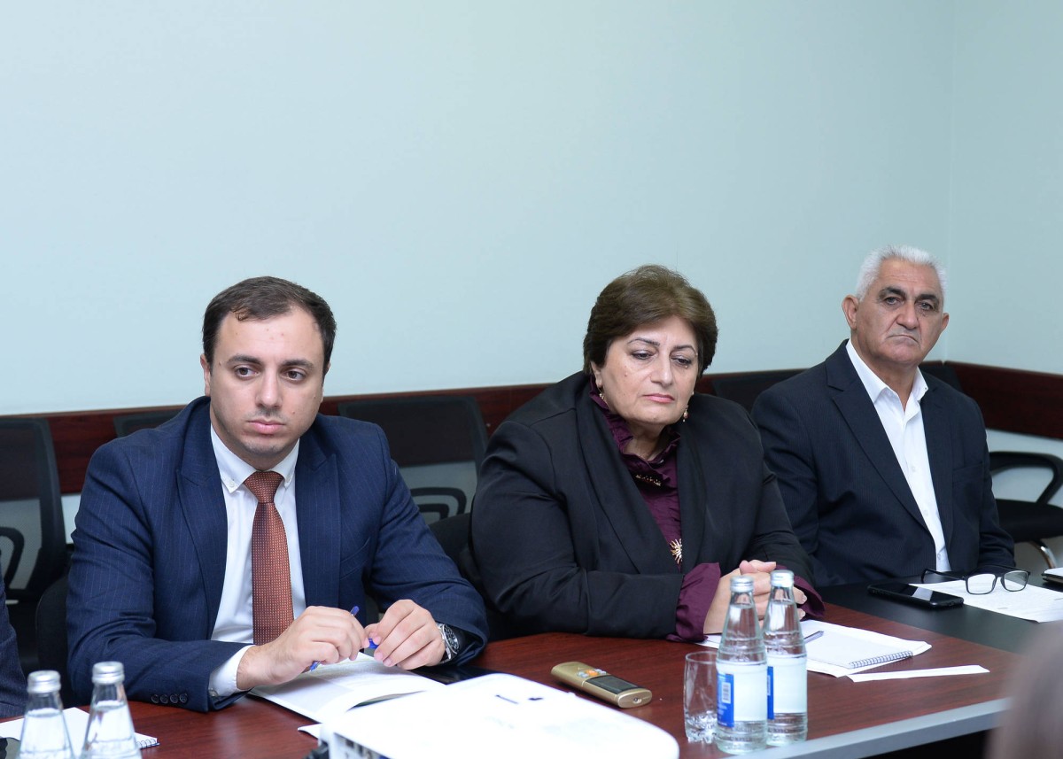 Cəzaçəkmə müəssisələrində peşə təhsilinin keyfiyyətinin yüksəldilməsi ilə bağlı görüş - FOTOLAR