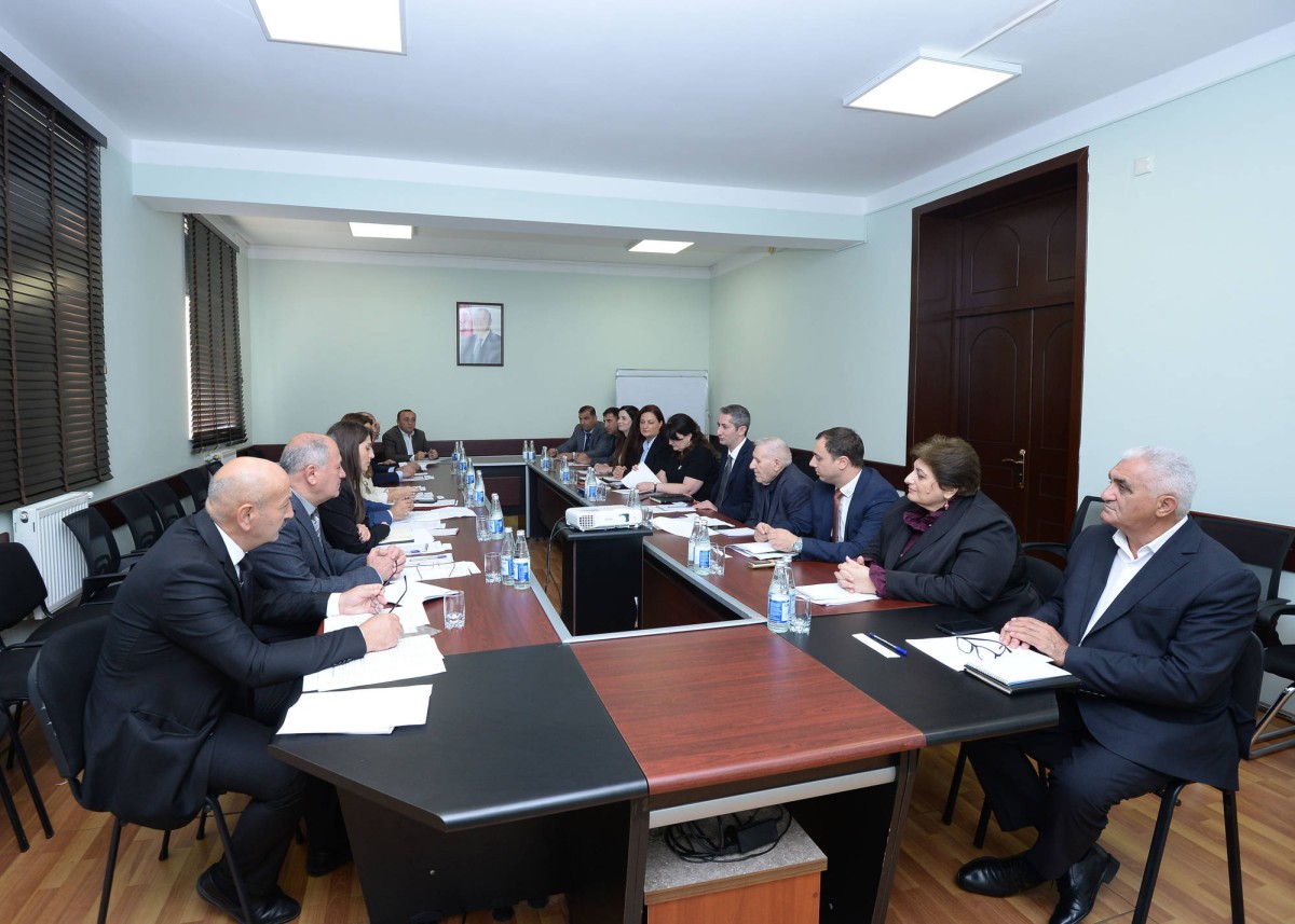 Cəzaçəkmə müəssisələrində peşə təhsilinin keyfiyyətinin yüksəldilməsi ilə bağlı görüş - FOTOLAR