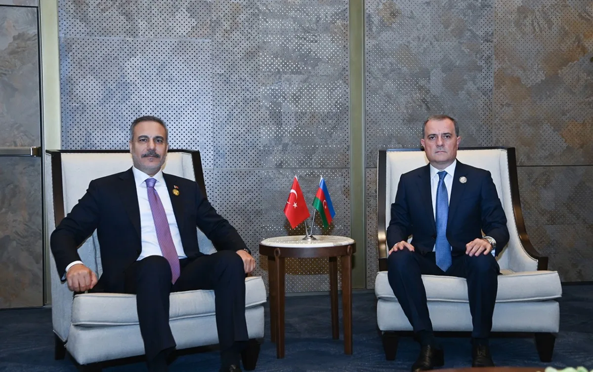 Ceyhun Bayramov Hakan Fidanla görüşdü